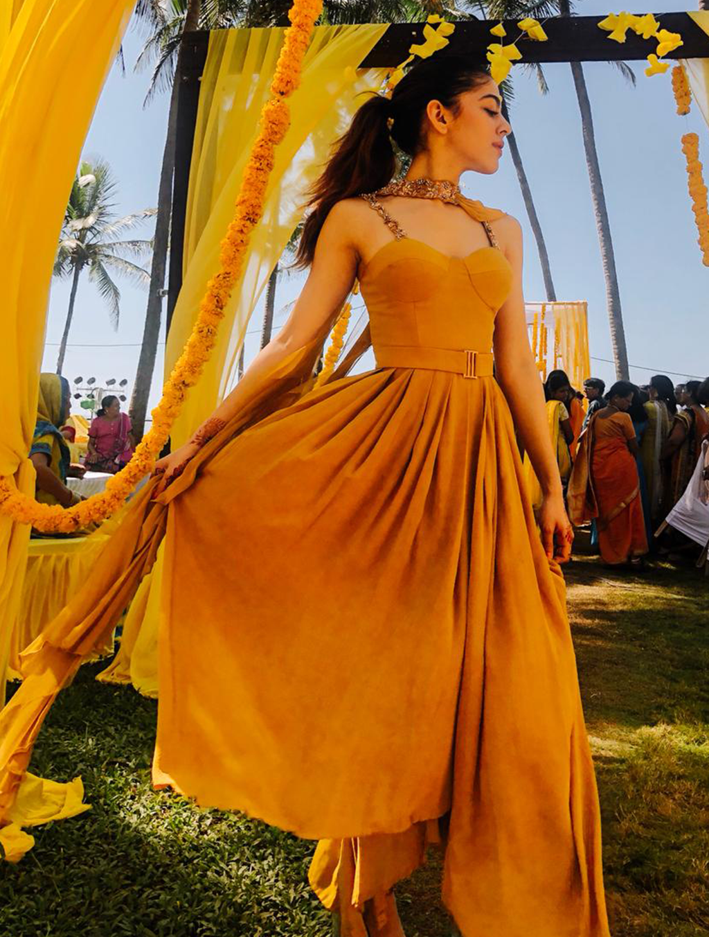 F and sales f yellow dress