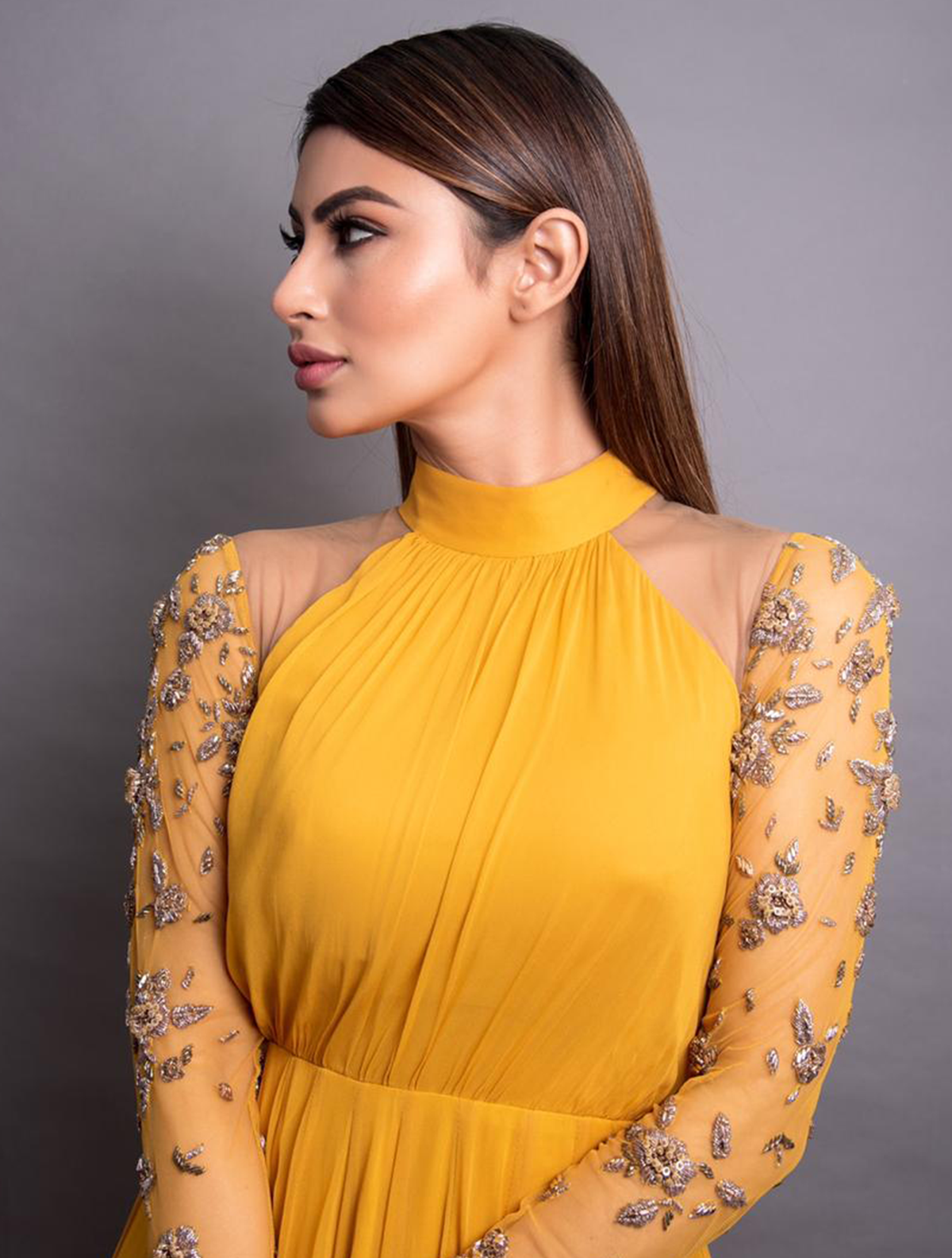 MOUNI ROY IN SERA Shloka Khialani MOUNI ROY IN SERA Shloka Khialani